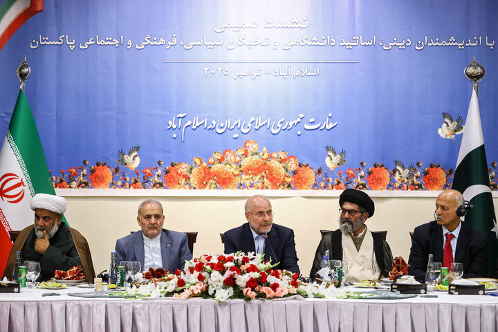 صلح تحمیلی و جنگ تحمیلی استقلال کشورهای مسلمان را هدف قرار داده است