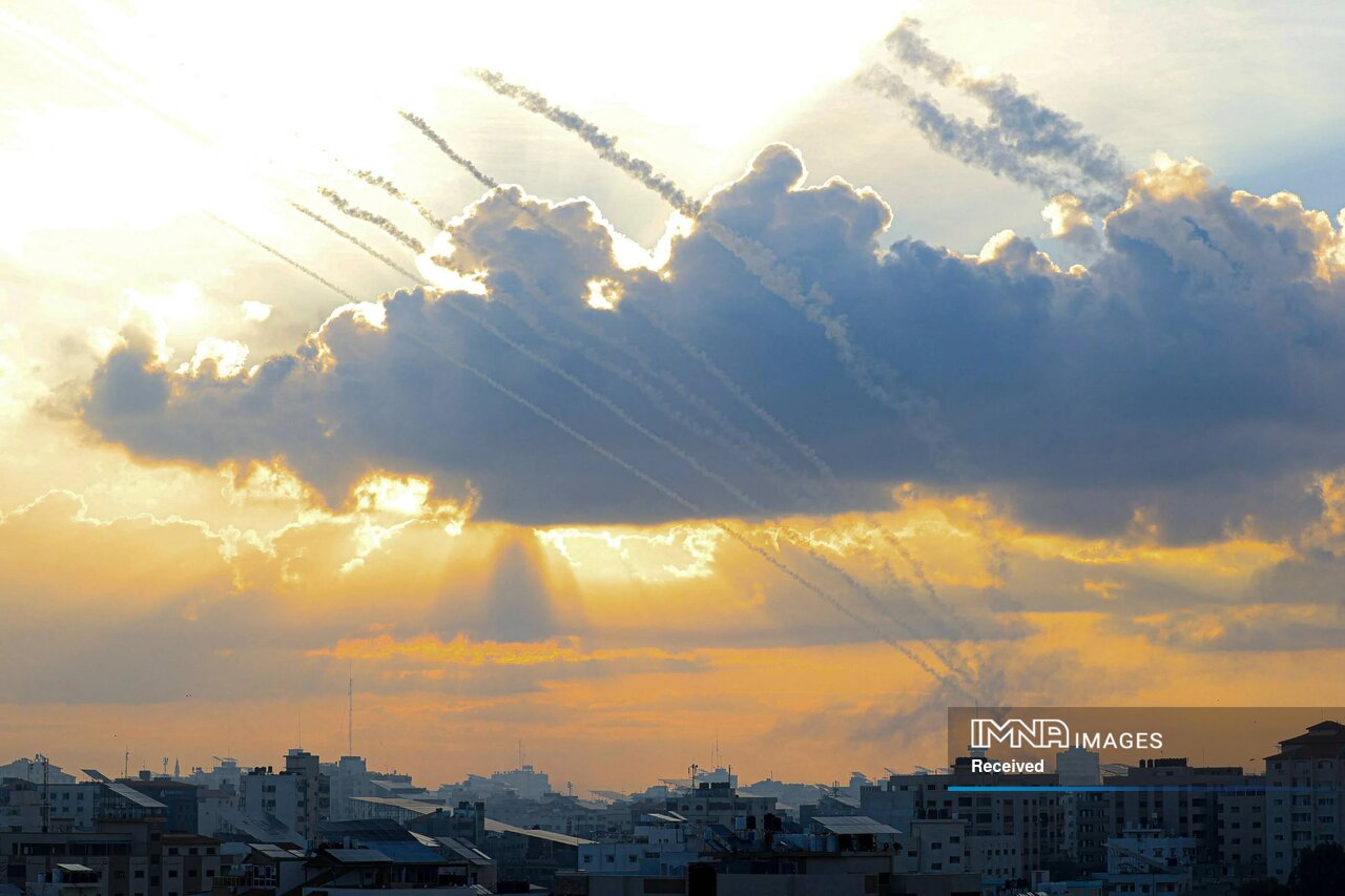 12 روزی که دنیا را تکان داد