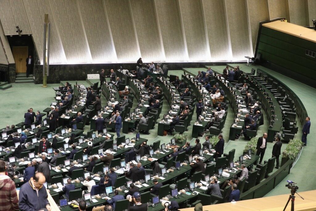 مجلس به دولت درباره تبعات افزایش قیمت بنزین هشدار داد