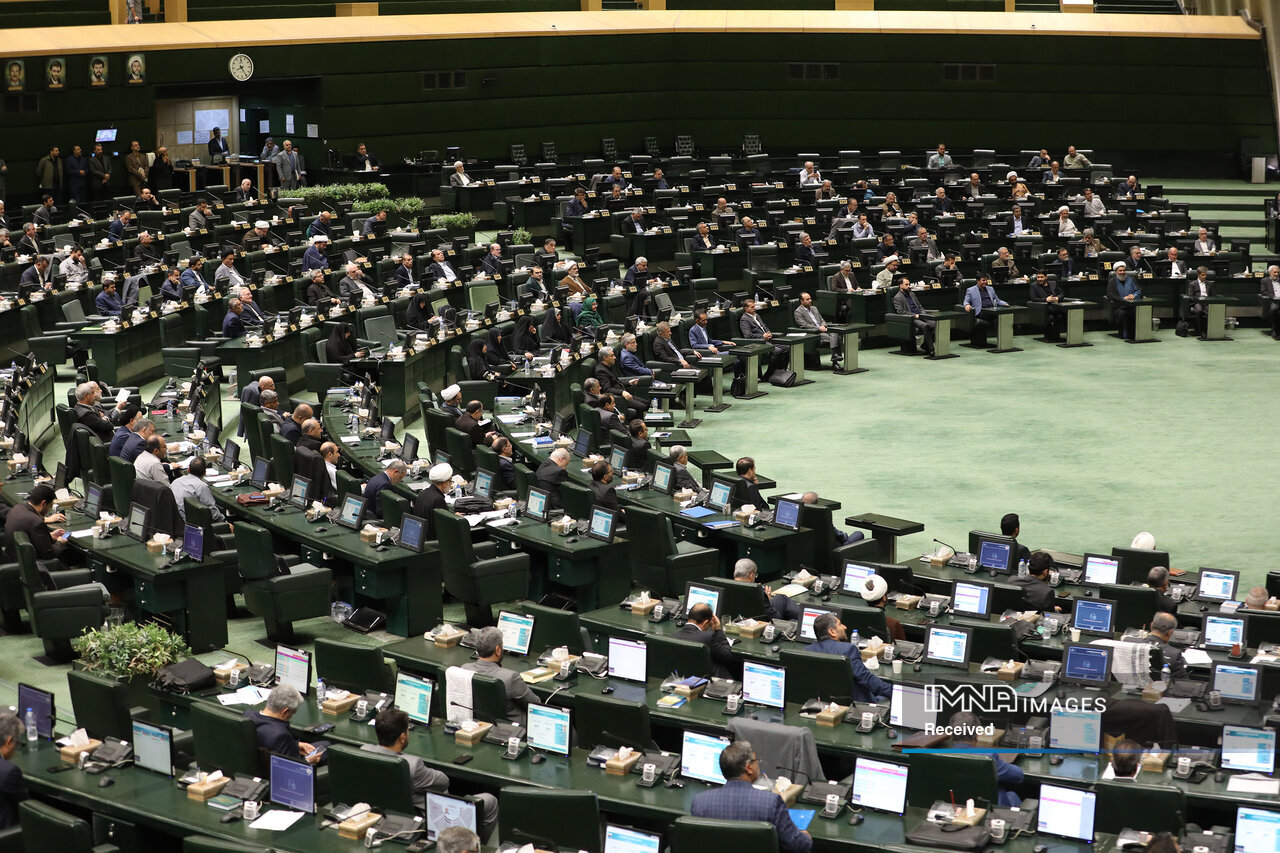 از ممنوعیت گروسی به ایران تا هشدار مجلس درباره عواقب گرانی بنزین برای دولت