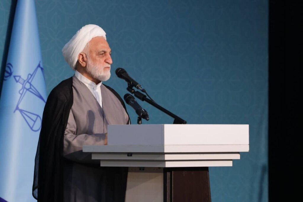 قوه قضائیه در بهبود معیشت مردم، کمک‌کار دولت است