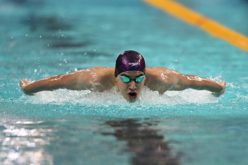 بازی های کشورهای اسلامی; مدال برنز 200 متر قورباغه روی گردن غلامی