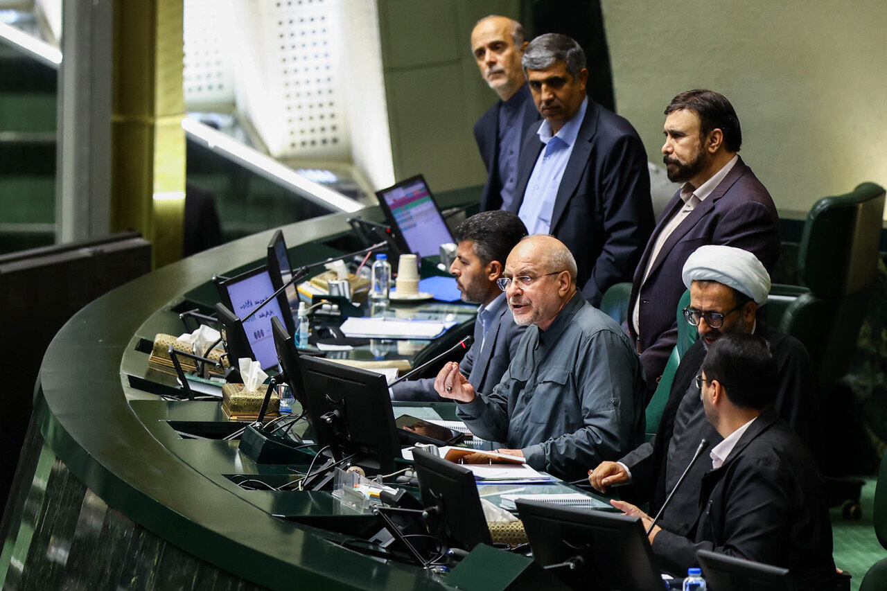 قالیباف: به جای بهینه‌سازی به دنبال واردات کالا از جمله بنزین هستیم