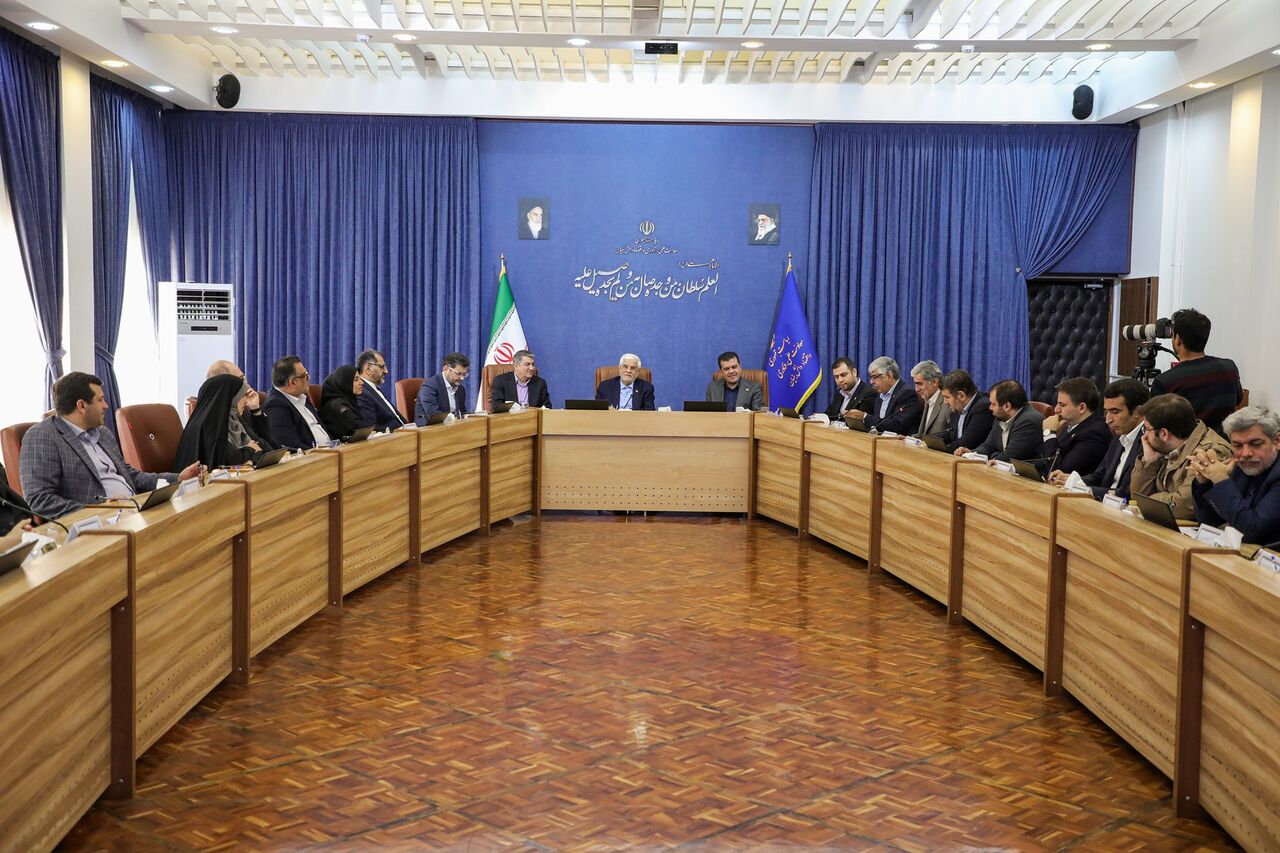 عارف: ارتباطات علمی بین المللی برای کشور حیاتی است/ ضرورت آموزش هوش مصنوعی در مدارس