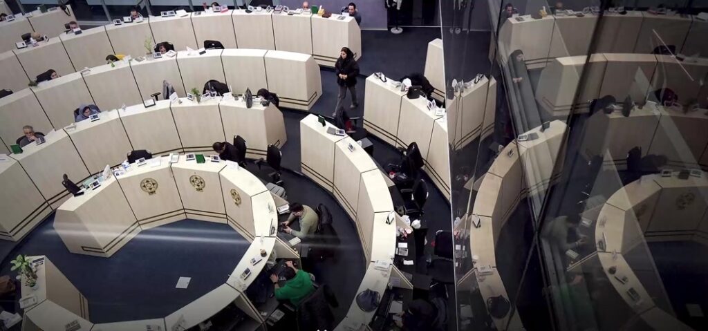 پیش بینی سهام