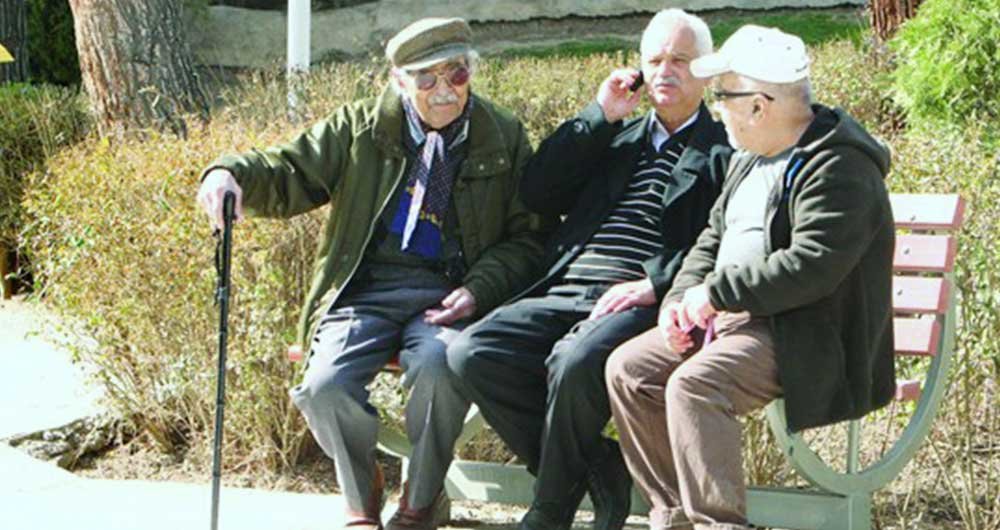 نماینده مجلس: تمدید نشدن بیمه تکمیلی بازنشستگان تبعات جدی دارد