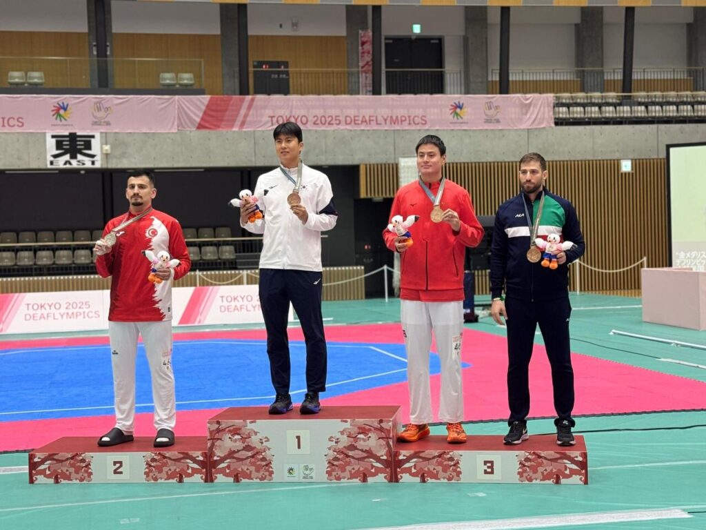 قسم می خورم در فینال برنده می شدم / این مدال را تقدیم مقام معظم رهبری می کنم