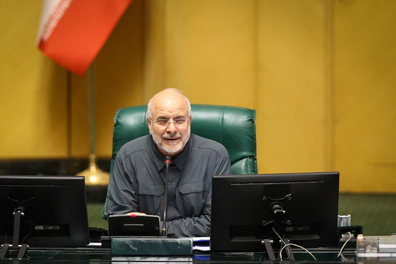 قالیباف: به‌زودی طرح کالابرگ با شیوه جدید که قیمت کالا را ثابت نگه می‌دارد اجرایی می‌شود