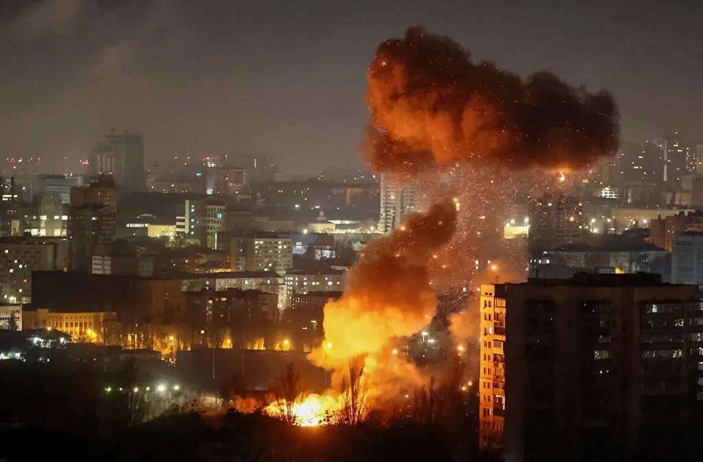 روسیه چند ساعت پس از ابراز امیدواری ترامپ درباره توافق با اوکراین، کی‌یف را بمباران کرد