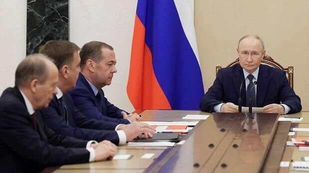 دیدار مقامات آمریکا و روسیه در امارات همزمان با تبادل آتش در اوکراین/ کرملین: چیزی برای بیان در این‌ باره نداریم