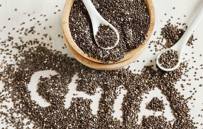 دانه چیا چیست و چه خواصی دارد؟ | خواص، فواید و نحوه استفاده از دانه چیا برای کاهش وزن و سلامتی