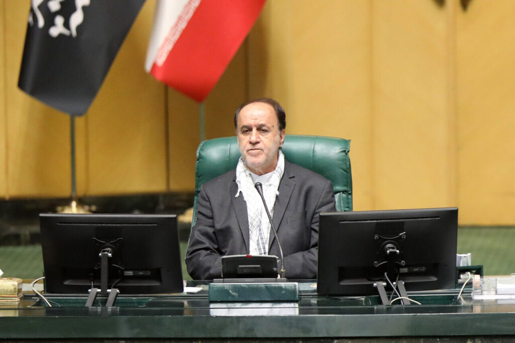 تنها راه نجات کشور، بسیجی‌ عمل‌کردن است/ تفکر بسیجی در ۴۶ سال گذشته سدی در مقابل آمریکاست