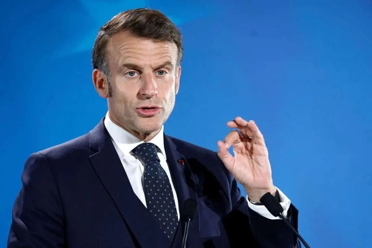 مکرون درباره خدمت نظامی داوطلبانه برای جوانان فرانسوی: فرانسه نمی‌تواند بیکار بماند/ این طرح الهام گرفته از روش‌های شرکای اروپایی ما و برای جوانان ۱۸ و ۱۹ ساله است، همراه با پرداخت حقوق خواهد بود و ۱۰ ماه هم می‌کشد/ می‌خواهیم تا سال ۲۰۳۶، به ۵۰ هزار نفر از این جوانان برسیم