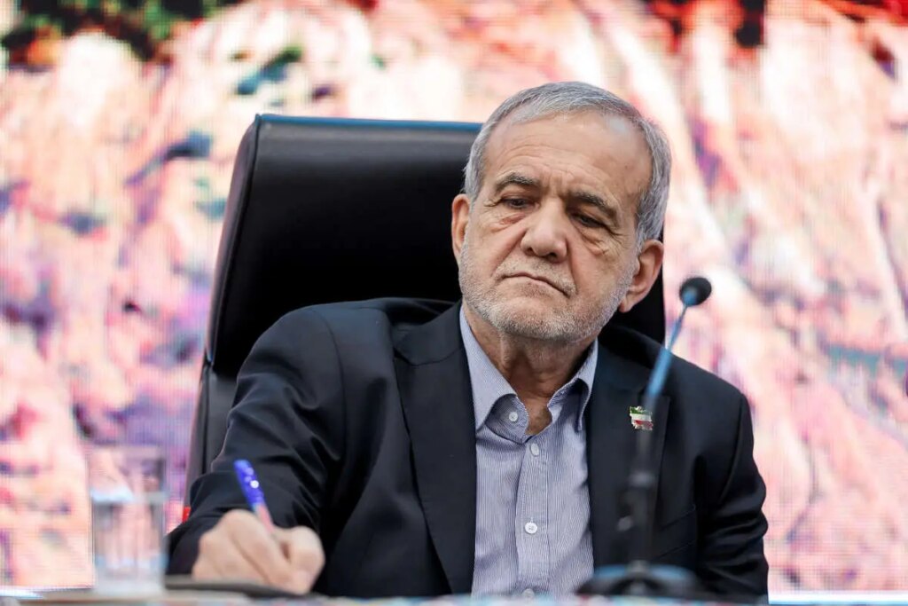 پزشکان: از حمایت های رهبری انقلاب سپاسگزارم/با مردم مسیر پیشرفت را دنبال می کنیم