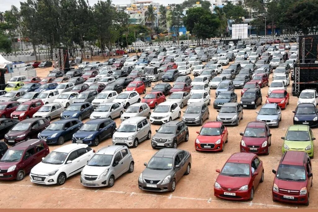 ثبت نام خودروهای وارداتی تا 24 آذرماه تمدید شد