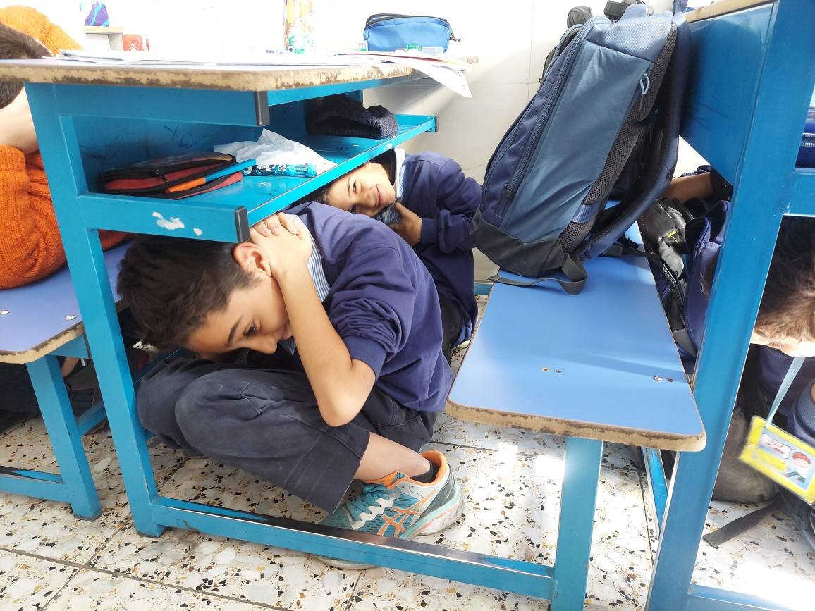 متن مانور زلزله در مانور زلزله چه کنیم و مانور زلزله چه روزی است؟ + نحوه اجرای مانور