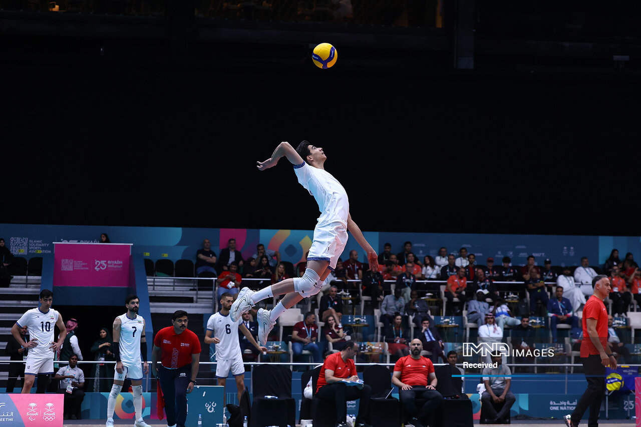 دیدار داغ شهداب و رازین/ سپاهان و ارومیه در چالش بزرگ هفته