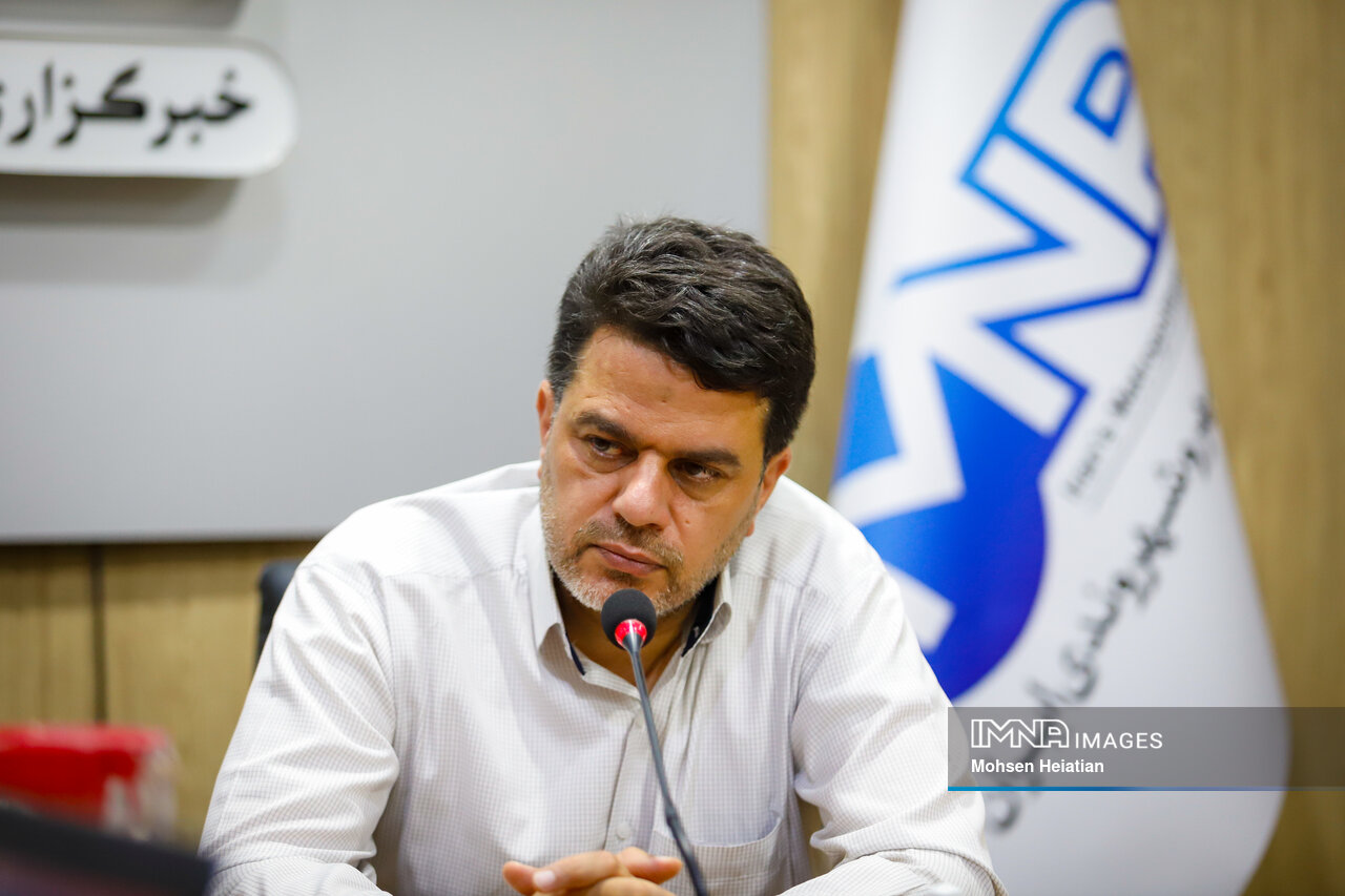 قرنی که ما پای قانون ایستادیم