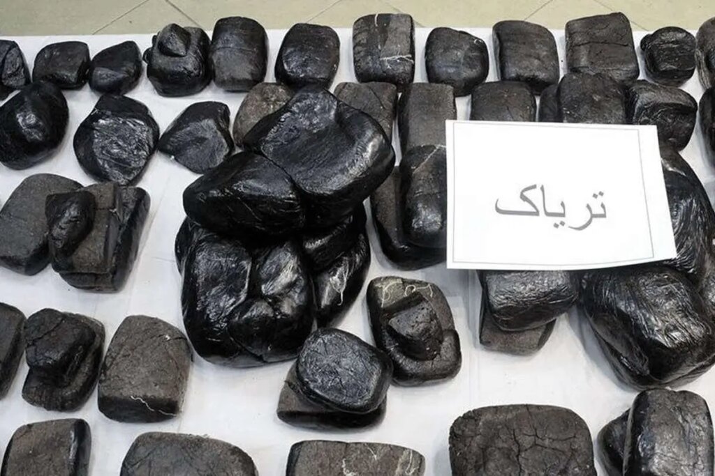 مصرف کنندگان تریاک نیز یارانه های سنگینی دریافت می کنند