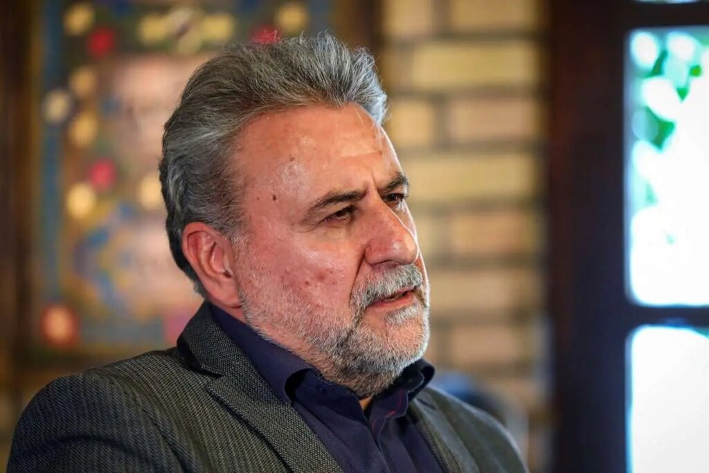 فلاحت پیشه: سیاست خارجی ایران گرفتار ابتذال تحلیل های صدا و سیما شده است.