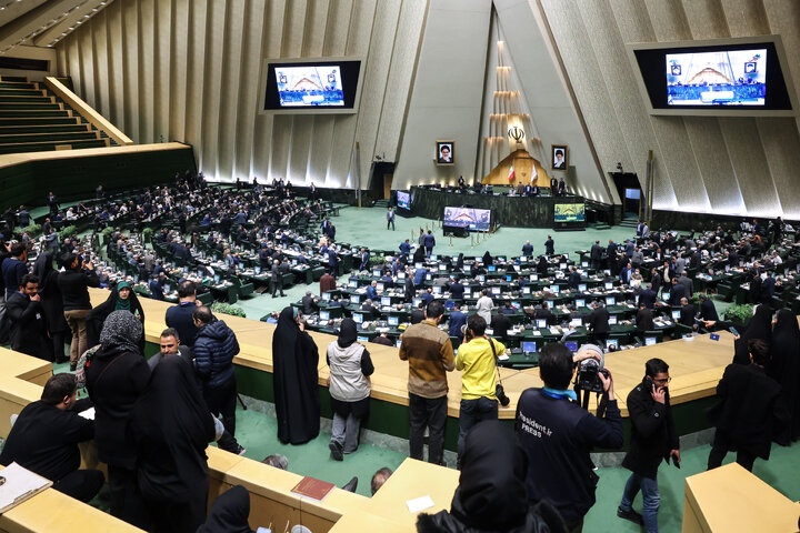 طرح الحاق چند ماده به مقررات مالی دولت (4) به صورت عادی بررسی می شود