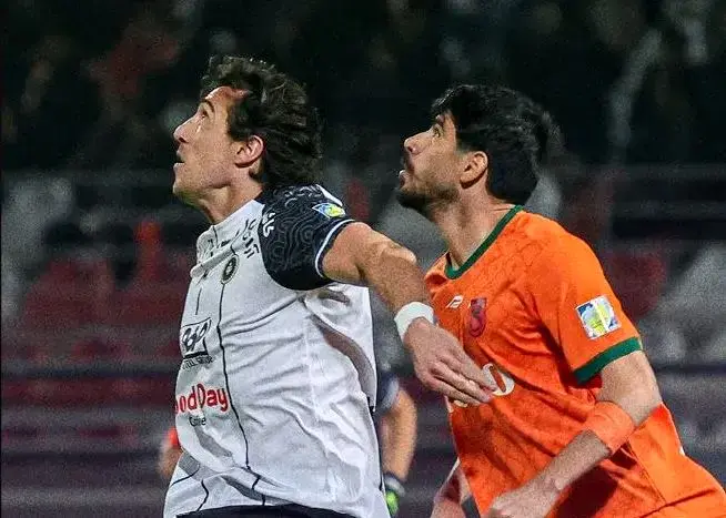 باخت ۰-۳ مس رفسنجان مقابل سپاهان؛ نویدکیا و شاگردان در حال و هوای صدر!