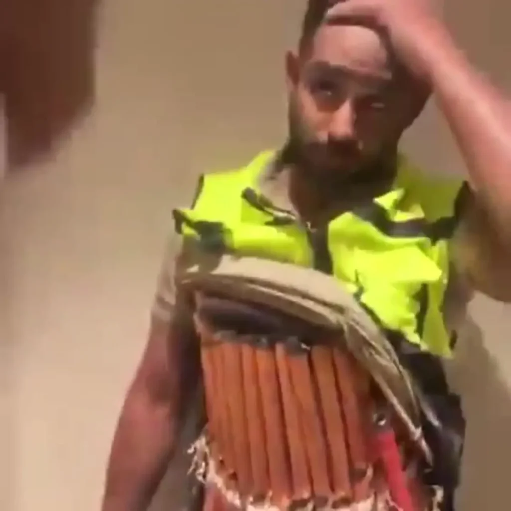 بازداشت کارگران پاکستانی در مکه به اتهام سرقت کابل‌های برق فشار قوی