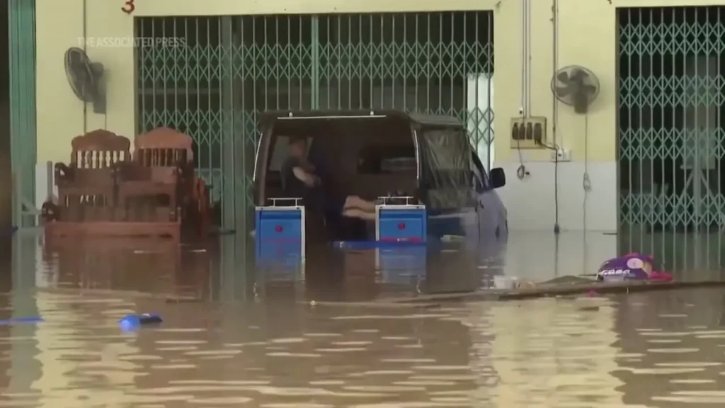 ببینید؛ بارش بی‌سابقه باران سیل‌آسا در تایلند