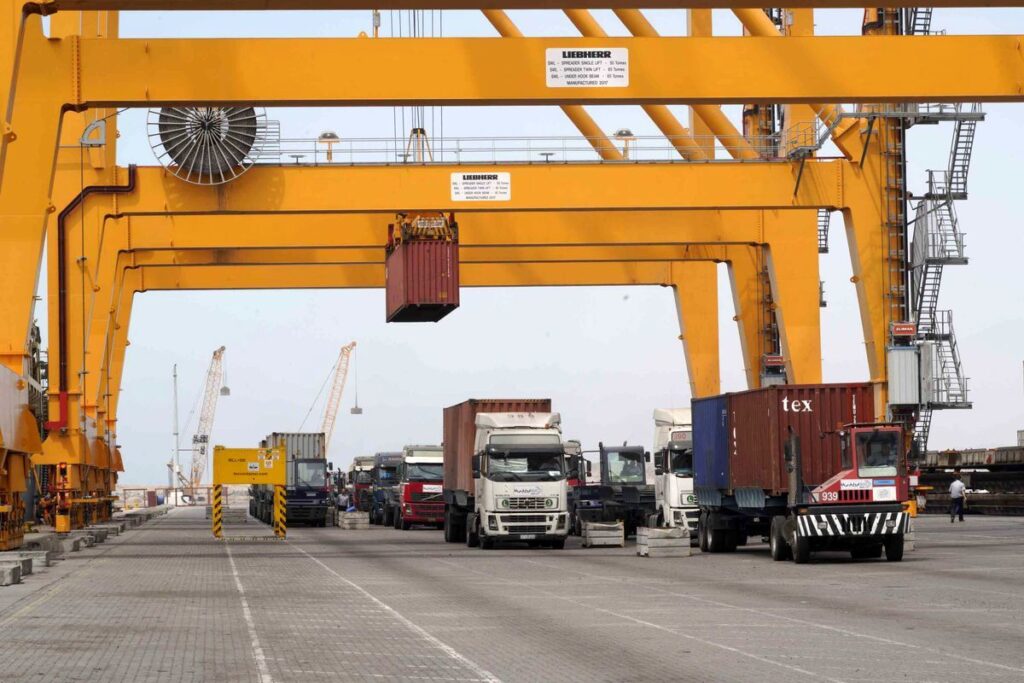 ترخیص خودروها آغاز شد / مصوبات جدید در مسیر تسهیل تجارت