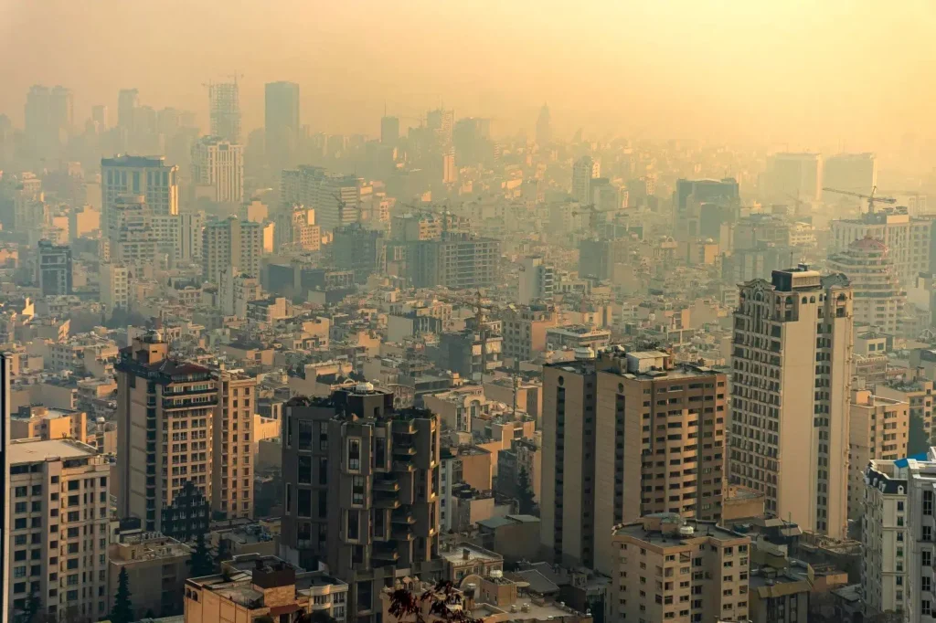 تهران زیر گنبد دود؛ این شهر مناسب گروه‌های حساس نیست