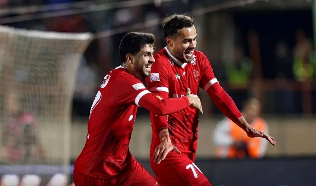 حمله اورونوف به صدر جدول پرسپولیس