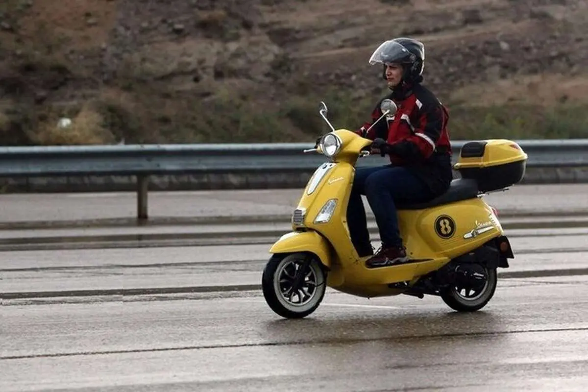 خسارت 13 میلیاردی، اولین هزینه های عدم صدور گواهینامه به زنان موتورسوار