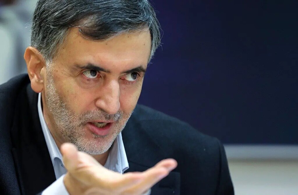 «سیمکارت سفید» قابل دفاع است اما توزیع وسیع‌تر بی‌دلیل انجام شده است