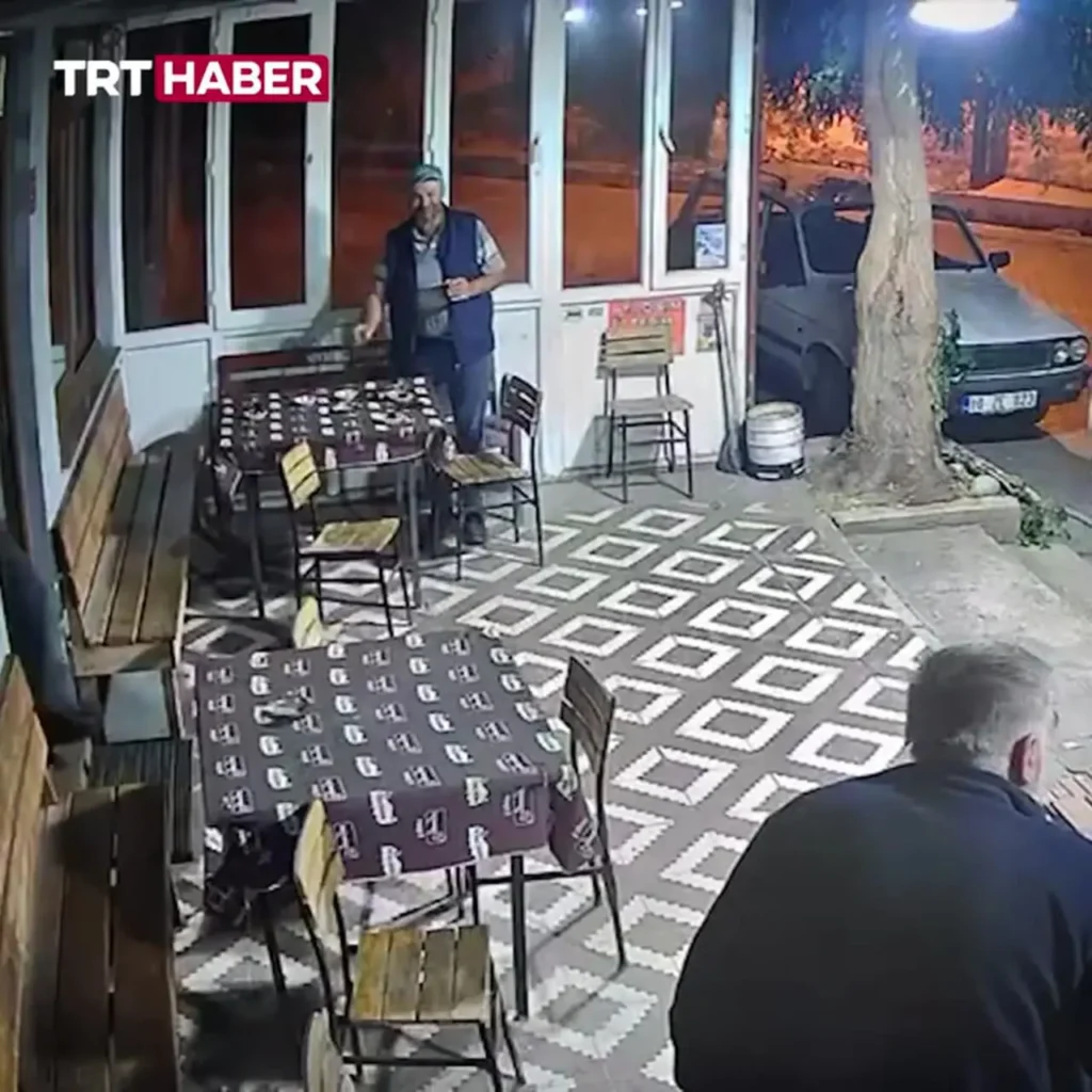 لحظه وقوع زلزله در ترکیه