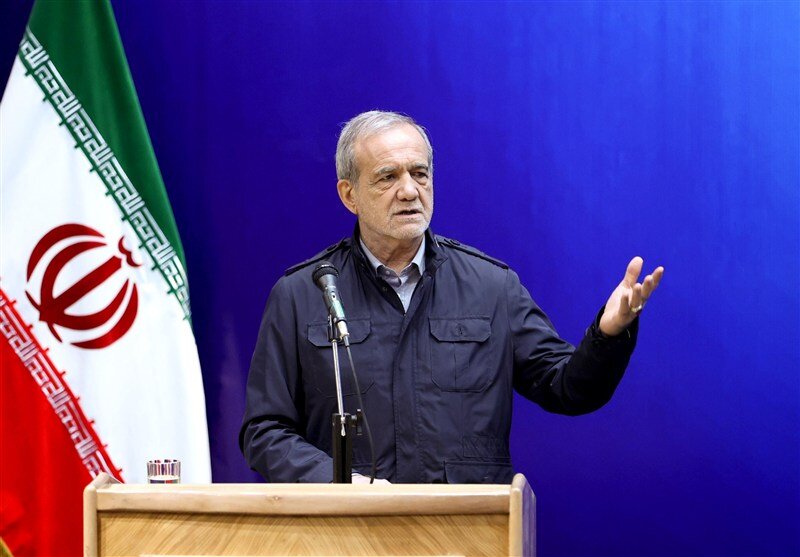 تأکید پزشکیان بر آموزش کار گروهی و مهارت حل مسئله به دانش‌آموزان