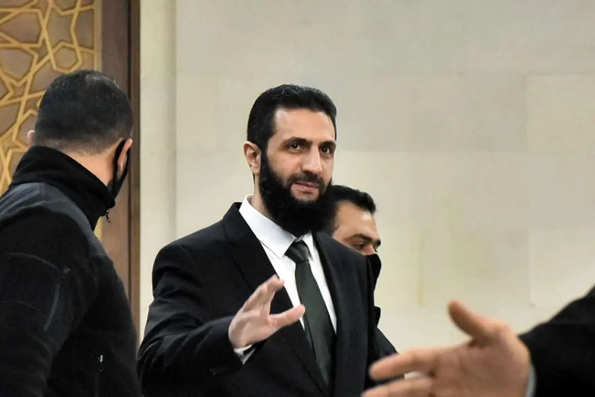 الجولانی: اسرائیل یکی از دولت‌هایی است که از آزادسازی سوریه، ناراضی یا نگران است/ ما خواهان صلح، امنیت و ثبات هستیم؛ مردم از جنگ خسته شده‌اند/ برخی افراد صرفاً بر اساس تحریکات یا درگیری‌های تل‌آویو در داخل کشور ما، آرزو‌های اغراق‌آمیزی دارند