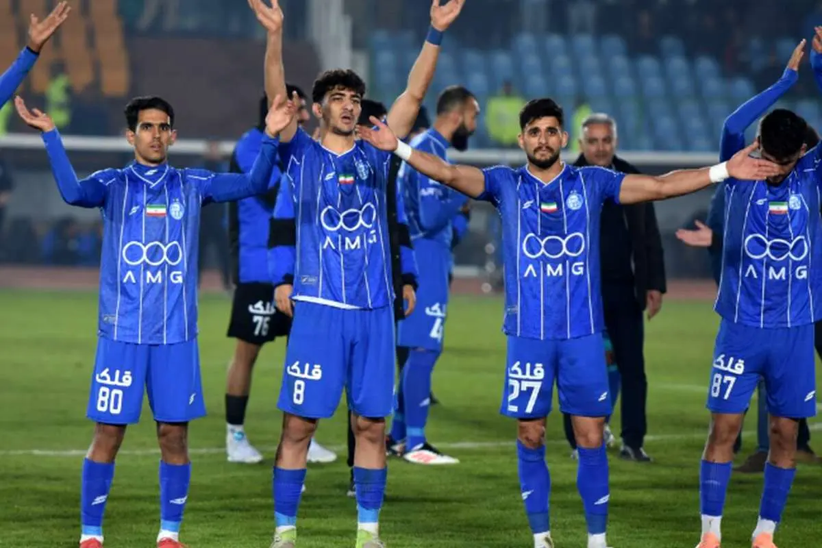 استقلالی ها قبل از دربی شارژ شدند