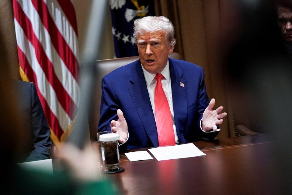 ترامپ: آمریکا «به‌زودی» حملات زمینی علیه قاچاقچیان مواد مخدر انجام خواهد داد / هر کسی که مواد مخدر قاچاق کند و آن را به کشور ما بفروشد، در معرض حمله است، نه فقط ونزوئلا