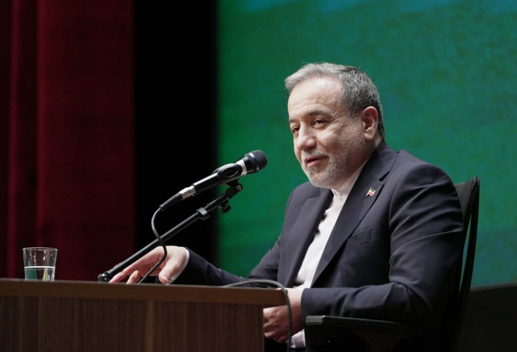 صیانت از وحدت و انسجام ملی لازمه موفقیت در رویارویی با شرارت‌های دشمنان است