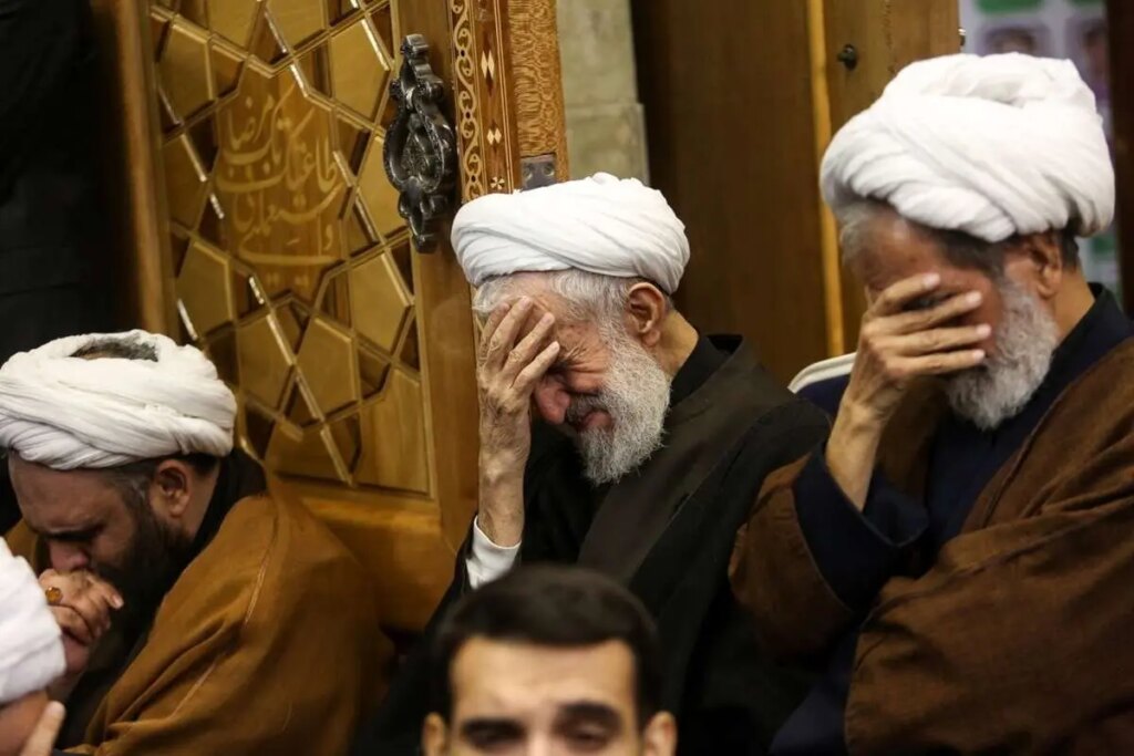 تصاویر; مراسم تشییع جنازه فرزند صدیقی در قم