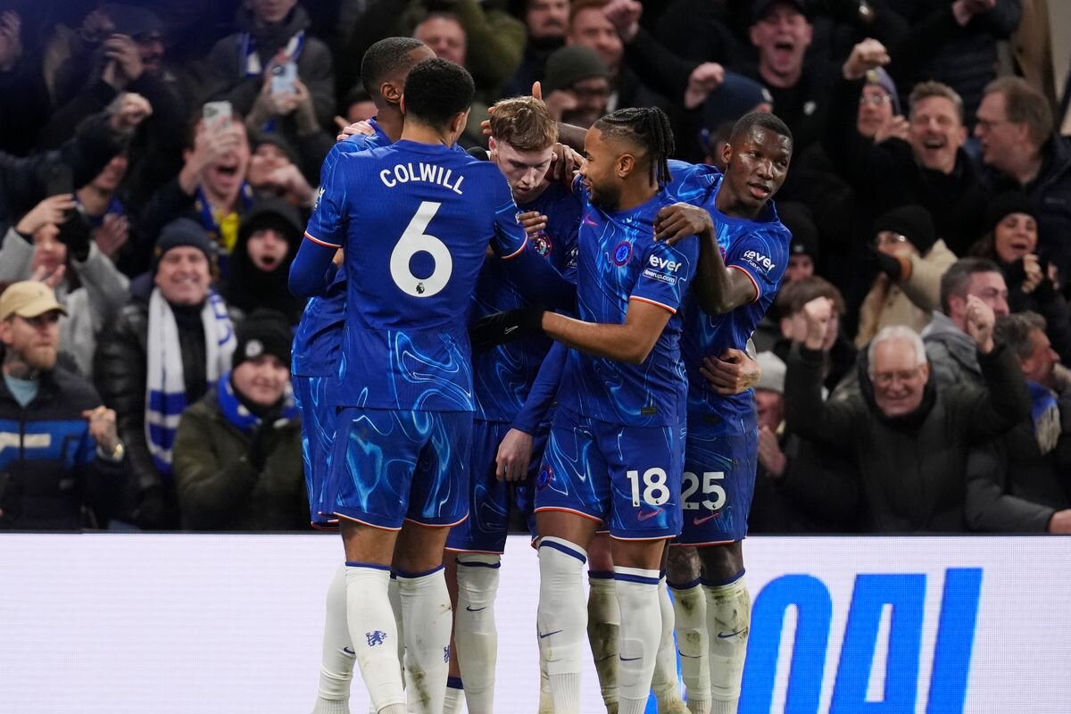 پخش زنده بازی چلسی و لیدز یونایتد از تلویزیون + پخش آنلاین