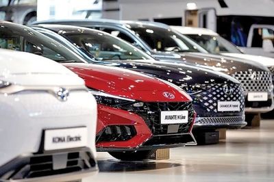 تاثیر افزایش قیمت دلار در بازار خودرو پورحسنی: خریداران بسیار محتاط شده اند نوسانات ارز کاهش می یابد و قیمت خودرو کاهش می یابد.