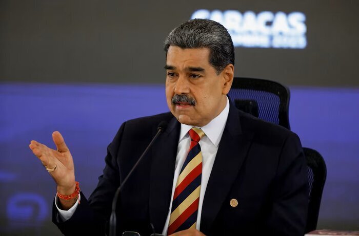 مادورو: تماس من با ترامپ، دوستانه و مبتنی بر احترام متقابل بود / از گفت‌وگو برای صلح و دیپلماسی استقبال می‌کنیم / ملت آمریکا از جنگ خسته شده؛ آن‌ها نمی‌خواهند تجربهٔ لیبی، عراق، افغانستان و ویتنام تکرار شود