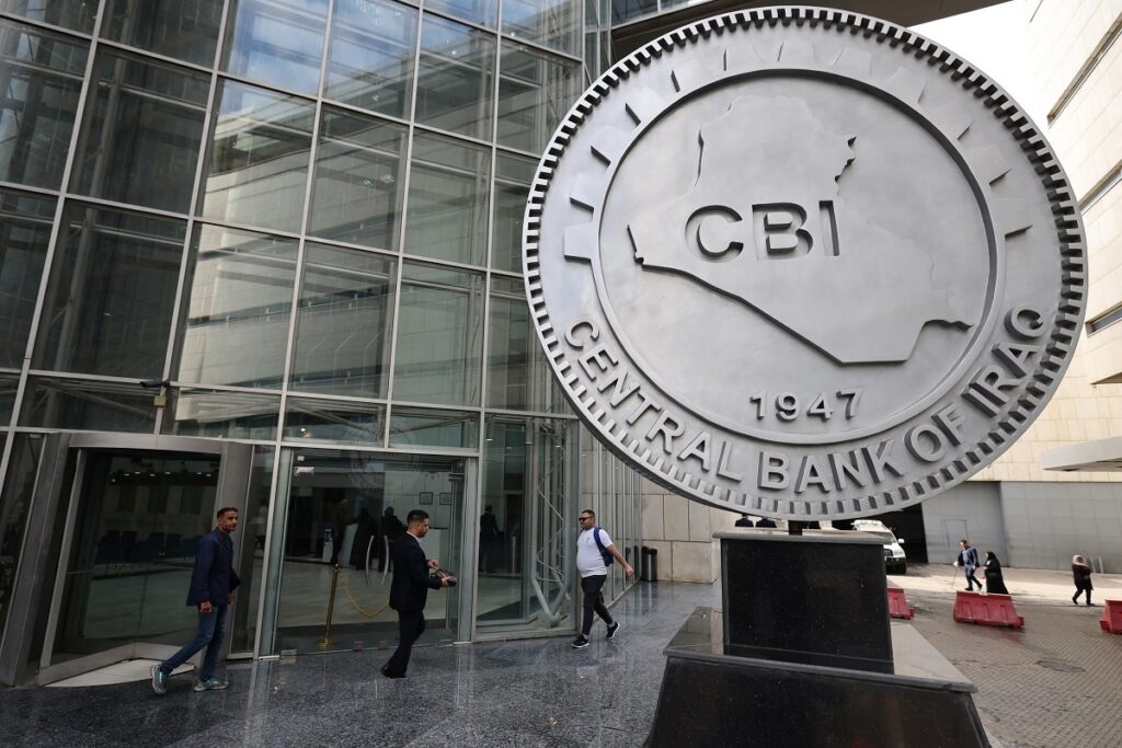 تسنیم: کمیته زیر نظر وزارت دادگستری عراق ابتدا با دستور آمریکا، دارایی‌های حزب الله لبنان و انصارالله یمن را مسدود کرد، اما بعد از واکنش‌ها در شبکه‌های اجتماعی اعلام کرد که در این زمینه اشتباه صورت گرفته / شورای وزیران عراق هم این تصمیم را لغو کرد