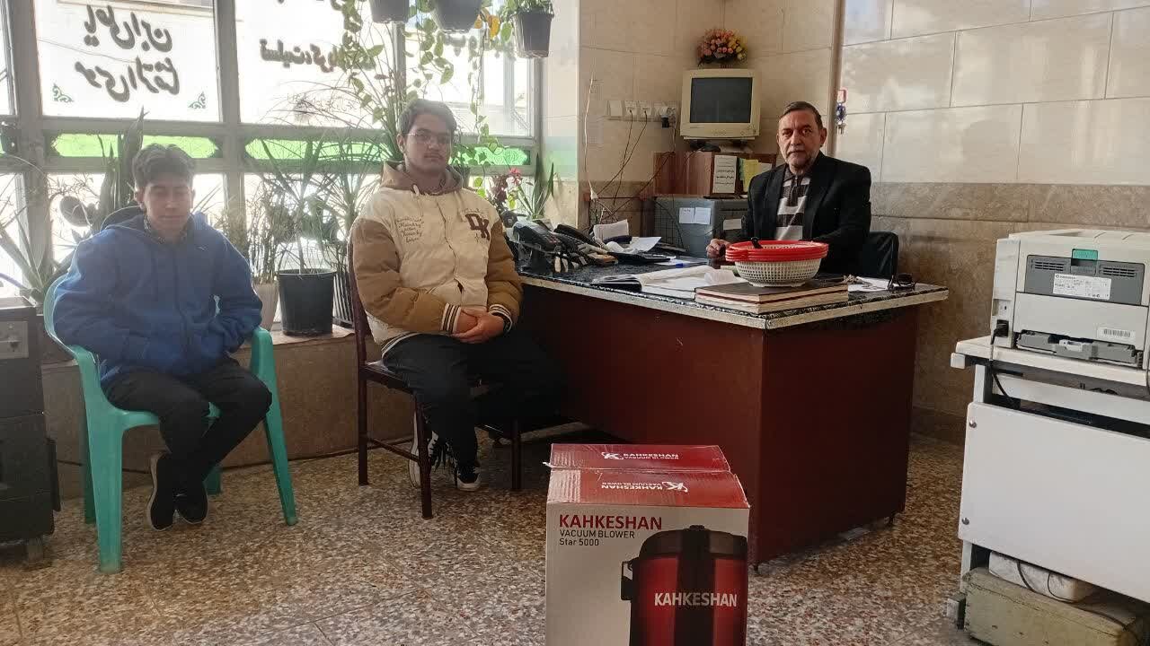 از موتور محرکه ترویج ادبیات دفاع مقدس تا اقدام ارزشمند و خالصانه سه دانش آموز شهرضایی