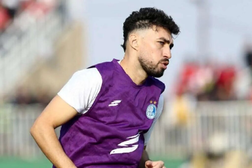 ساپینتو نگران و عصبانی روی چمن ورزشگاه اراک