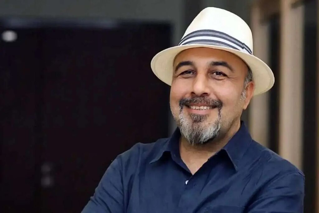 رضا عطاران حالش خوب است