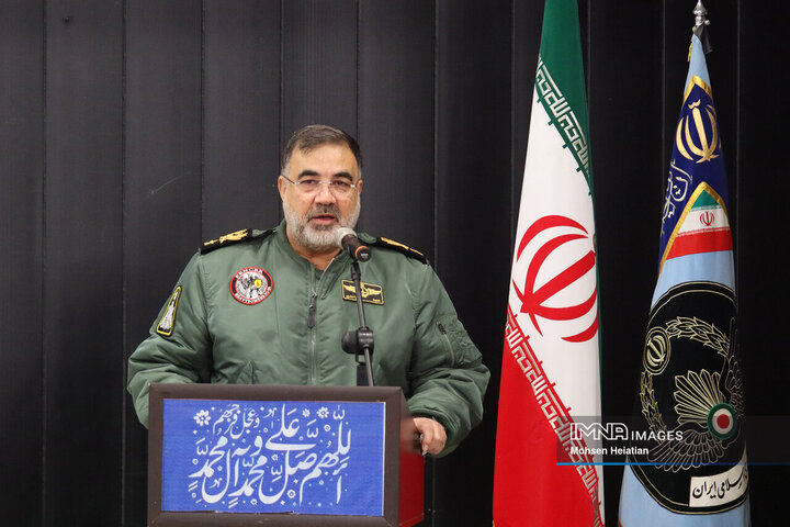 ما در عرصه های علمی و دفاعی گام های بلندی برداشته ایم