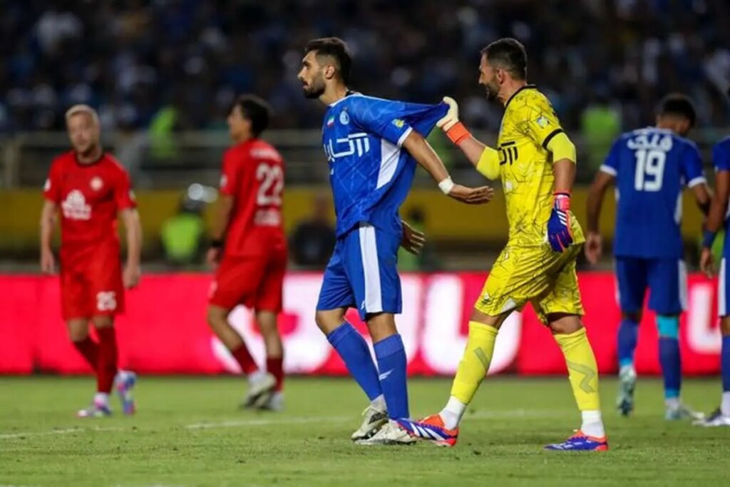 چرا سرمربی پرسپولیس پیراهن آدان را گرفت؟