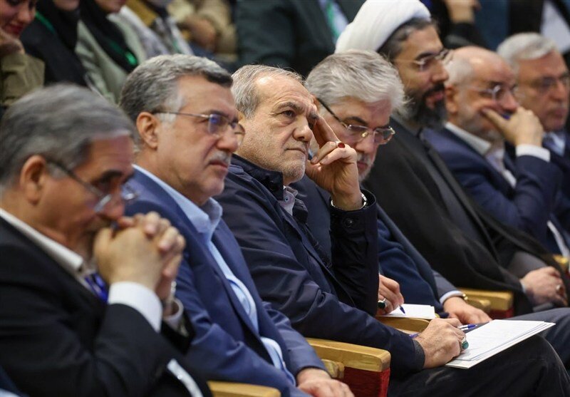 درمورد مشکلات امروز کشور همه مقصریم/ ضرورت شفافیت و پاسخگویی به مردم